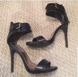 Black Steve Madden heels. Still in great condition